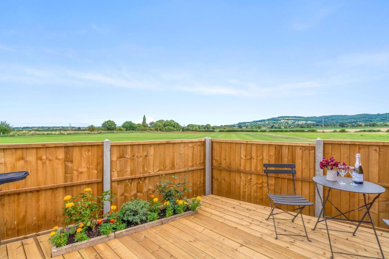 Outbak Shepherds Hut Cheltenham Exterior foto